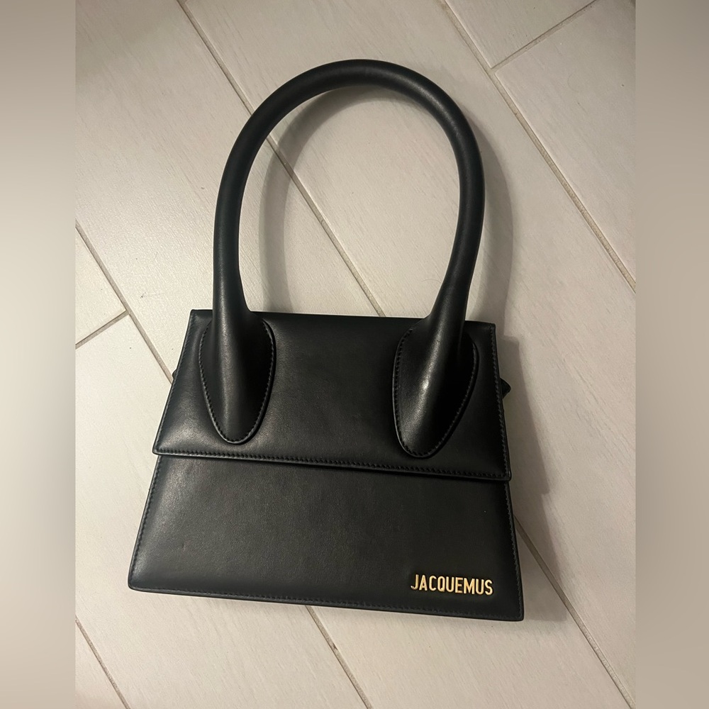 Jacquemus Le Grand Chiquito Top-Handle Bag in Black